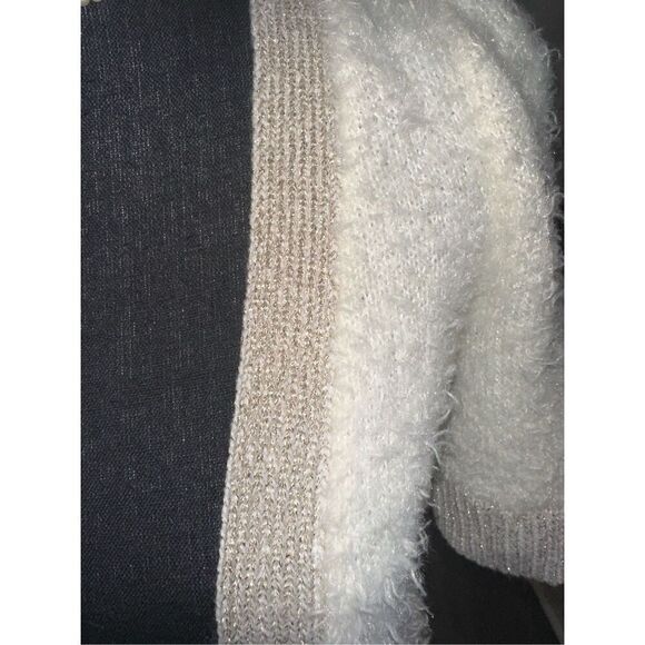 Mid Length Sleeve cardigan by Decree - Picture 5 of 8